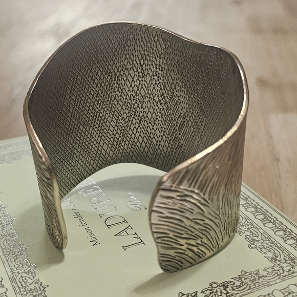 Vintage Mid Century Carved Modern Wide Open Cuff Bracelet Spiral Design. - Picture 5 of 8